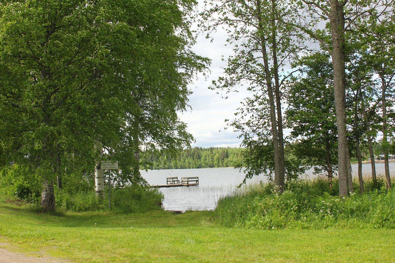Puustellin Tyoekylae Laukaa Buitenkant foto
